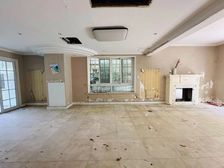 老外街旁联排别墅,房东工作调动置换,诚意卖,看房随时