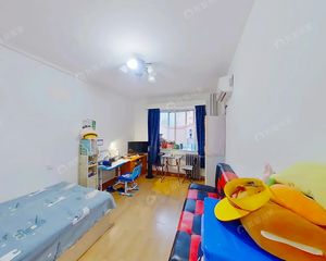 展览路南向中间层一居室