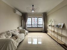 龙湖标准两室一厅 精装修 带家具家电 临轻轨 交通方便