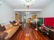 两房两厅户型公园旁 可做三房两厅 性价比高 诚意出售 随时看