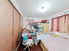 新上福音花园房,低楼层,出行方便,户型方正,只求一谈!!