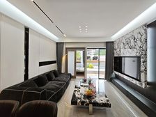 带200平米露台 双书包 全新装修 正规三房 随时看房