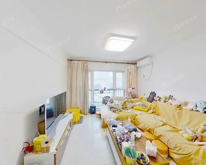 步行就到1号线 果园地铁 电梯房 南北通透 落地窗视野好满五