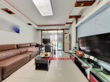 楼层地脚 南北向厅户型好 地铁房精装 采光好交通便利