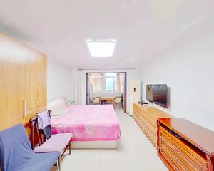 南北通透两居 西安街甲4号院满五住宅 330万