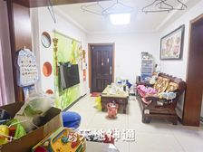 滨湖小区 紧邻滨湖公园 两室两卫 精装修 诚意售