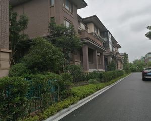 维拉小镇溪园5室2厅3卫南朝向860.0万元/套出售