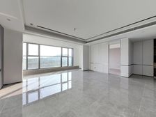 崂山壹号院 前排视野开阔 精装未住 元宝三居室 带车位