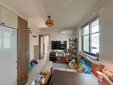 精装修一房,三楼,边套全明,带阳台,诚意出售