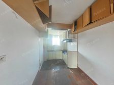 位置安静,次顶楼采光好,近莲花路站,看房方便