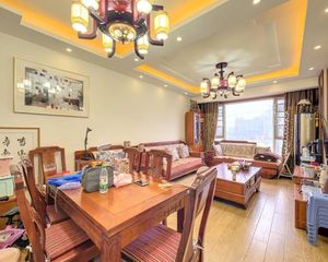 比华利国际城三期 3室1厅 东北