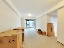 此房三开间 小区前排 采光充足 次新小区 花园约60平