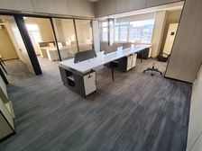 双地铁租3650 尚品国际95平3办8工位 双采光 自控地暖