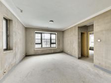 此房全新白坯,小区环境优雅,人车分流,生活便利,临轻轨