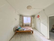 东三环,团结湖地铁口南向一居室急售,随时看房