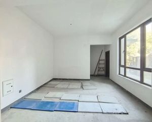 富力御官山5室2厅3卫南朝向340.0万元/套出售