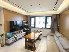 新东城阳光苑3室2厅2卫南朝向196.0万元/套出售