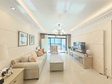 新上架 精装修大三房 靠近花园位置 业主诚意出售