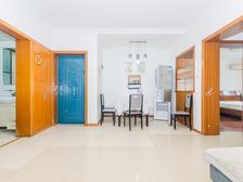 2003年现浇混泥土房,小区中间位置,中间楼层,地铁口,诚售