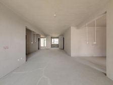 中华城商品房好楼层大三居,业主急售,随时可看