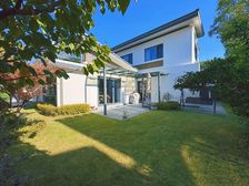 湖畔佳苑:新出中式独栋别墅,业主考虑买大独栋别墅,很诚意出售