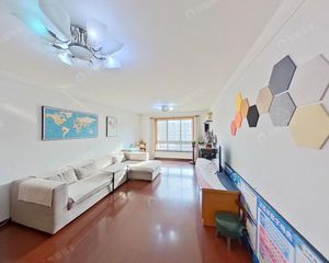 东四环四惠地铁一号线、一梯两户安静舒适、视野开阔、看房方便