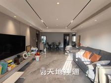 精装修拎包入住南北通透客厅通阳台格局