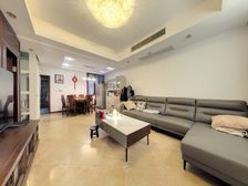 电梯联排 中空 地暖 保养好 位置好,户型正气,欢迎实地看房