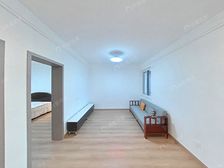 一梯两户,朝南全明户型,18号綫地鉄站200米!随时看房!