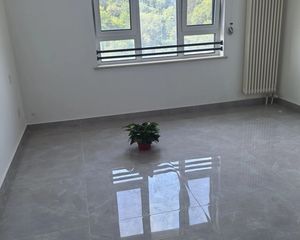 西城 70年大产权住宅 近75平米425万诚售