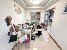 与其,租房漂泊不定,不如买房安定余生,给自己一个稳定的家。