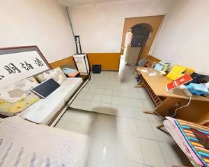 仓上小区一居室出售,价格好谈,业主诚心卖