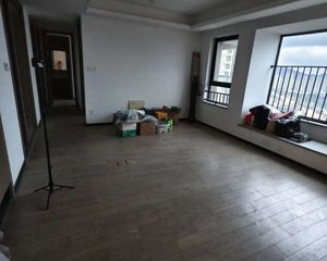 万科未来广场3室2厅2卫南朝向140.0万元/套出售