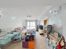 电梯大四房,四开间朝南,老房东委托,高层景观,采光好,诚心卖