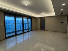 星湖湾一期 4室2厅 南 精装
