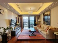 房东急售 价格可以面谈 70年产权 精装3房 送家具 有钥匙