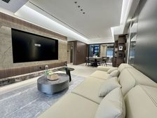 金湖湾 小三房 105平送小露台 14300一平 豪华装修