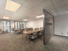 翡翠湾 适合12-18人办公精装带家具 独立空调!东南朝向!