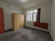 万象城旁毛坯三房,空关状态,出行便捷,套现急售。