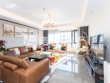 南北通透京投银泰琨御府4室2厅精装修