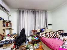 主卧朝南,一梯两户,近商圈,价格好谈,小区入口附近