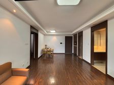 小区好位置,东首边套,诚心出售,看房比较方便