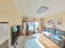 新上保利金爵两房,装修保养好,边套带飘窗,采光非常好