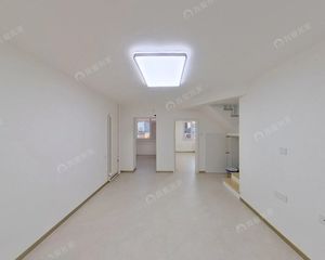 捡漏!捡漏!业主新上30万装修利用率高户型方正有钥匙随时签约