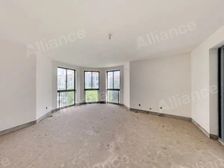 本房满五年,三复四,中间楼层,总高六层有电梯。