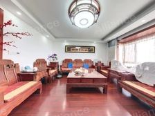 此房满五年,通 透采光很好临河景观装修很好拎包