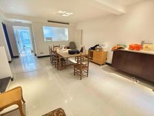 可以扩建,加一层,加二层的别墅,送前后120平大花园,有钥匙