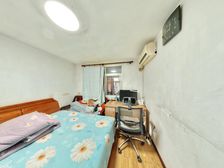 佣.金1% 保真 迎水西里一楼带院 私产过五年 总价低近地铁