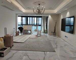 嘉恒广场5室2厅3卫南朝向680.0万元/套出售