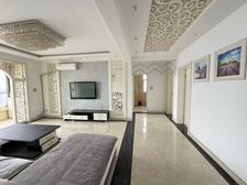 人民医院近 精装修 上新华 135平 3室2卫 73万